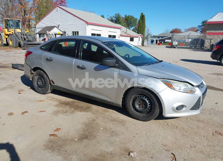 2012 Ford Focus S (VIN 1FAHP3E27CL182220) main photo