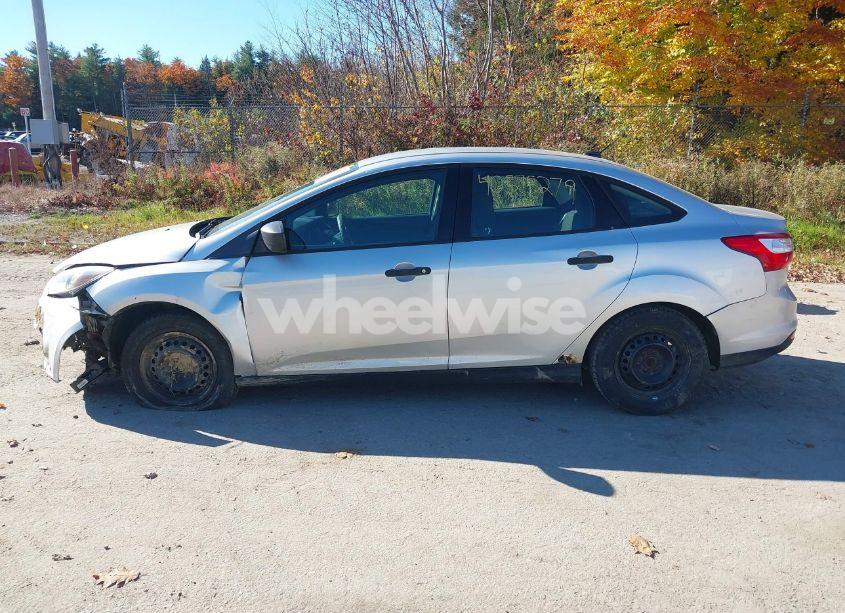 Photo 14 of 2012 Ford Focus S (VIN 1FAHP3E27CL182220)