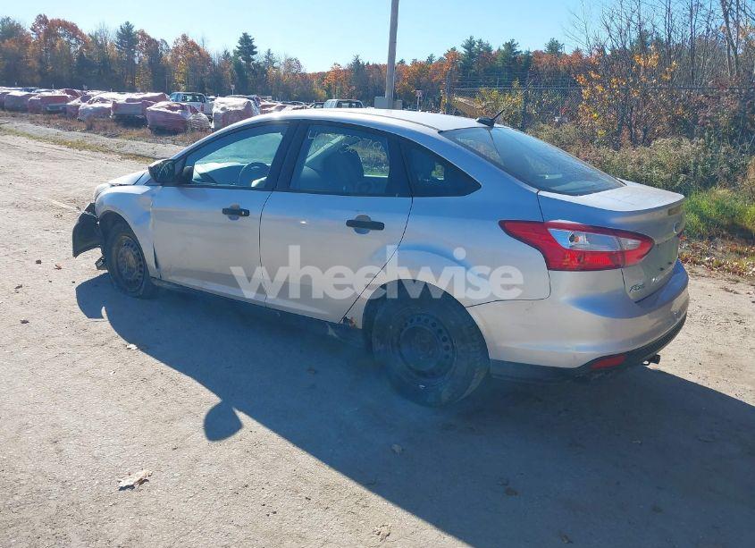 Photo 3 of 2012 Ford Focus S (VIN 1FAHP3E27CL182220)