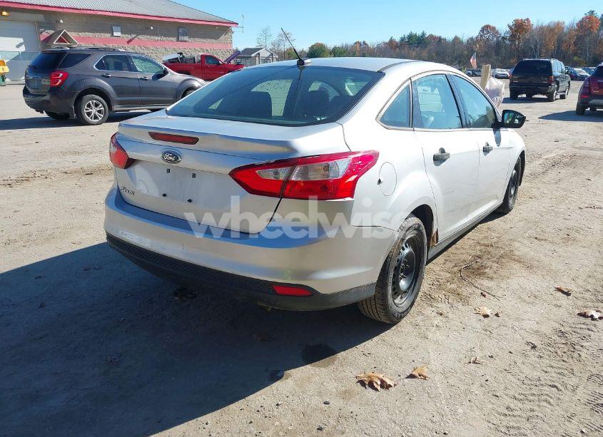 Photo 4 of 2012 Ford Focus S (VIN 1FAHP3E27CL182220)