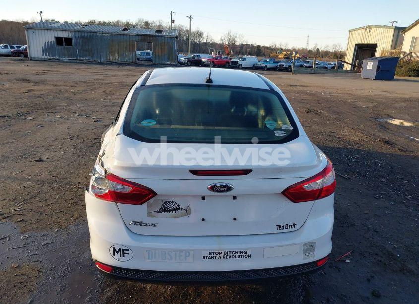 Photo 16 of 2012 Ford Focus S (VIN 1FAHP3E27CL182783)