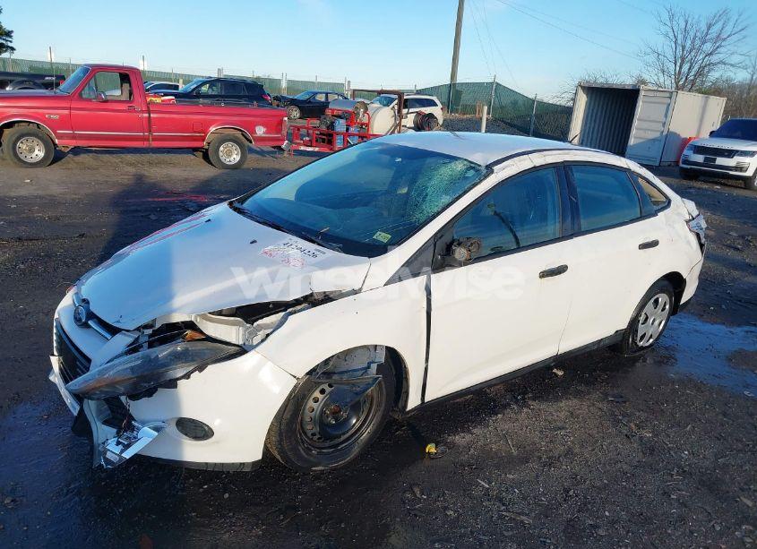 Photo 2 of 2012 Ford Focus S (VIN 1FAHP3E27CL182783)