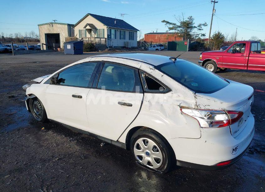 Photo 3 of 2012 Ford Focus S (VIN 1FAHP3E27CL182783)