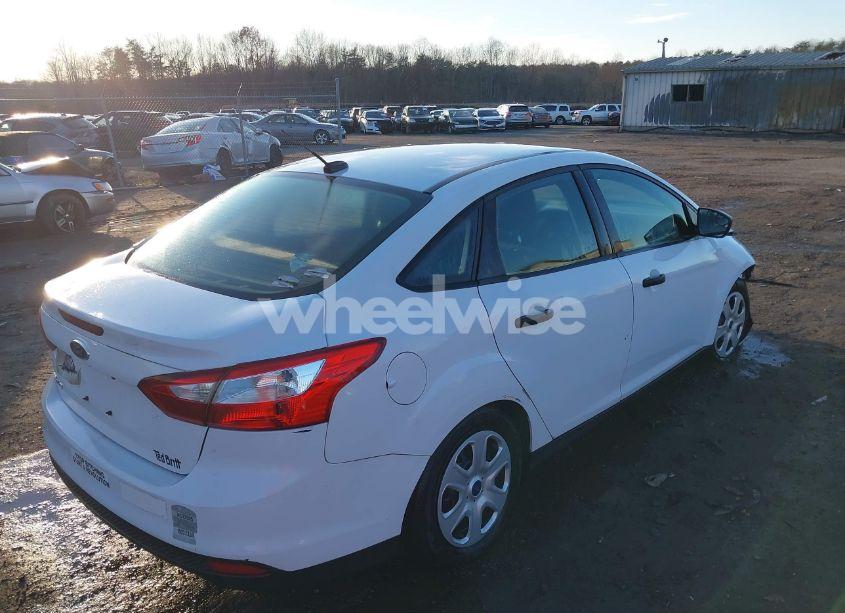 Photo 4 of 2012 Ford Focus S (VIN 1FAHP3E27CL182783)