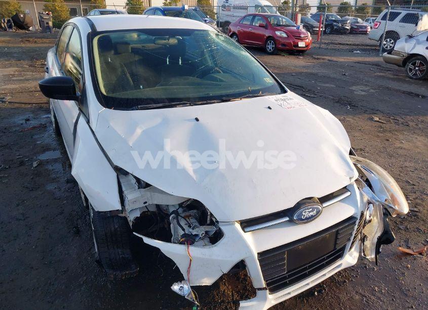 Photo 6 of 2012 Ford Focus S (VIN 1FAHP3E27CL182783)