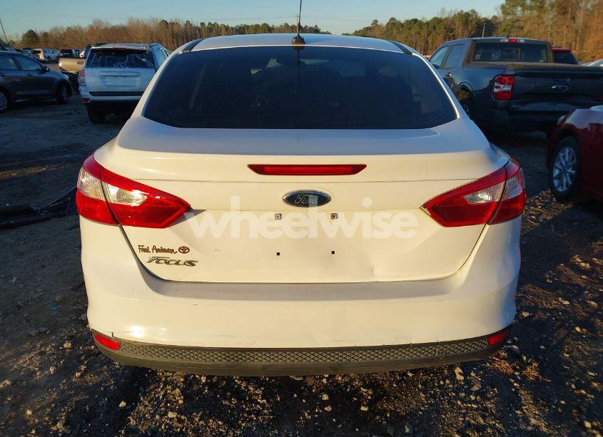 Photo 17 of 2012 Ford Focus S (VIN 1FAHP3E27CL231755)