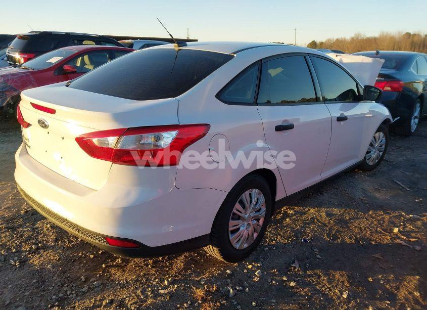 Photo 4 of 2012 Ford Focus S (VIN 1FAHP3E27CL231755)