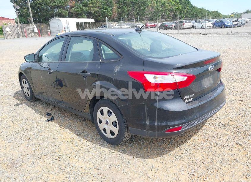 Photo 3 of 2012 Ford Focus S (VIN 1FAHP3E27CL408370)