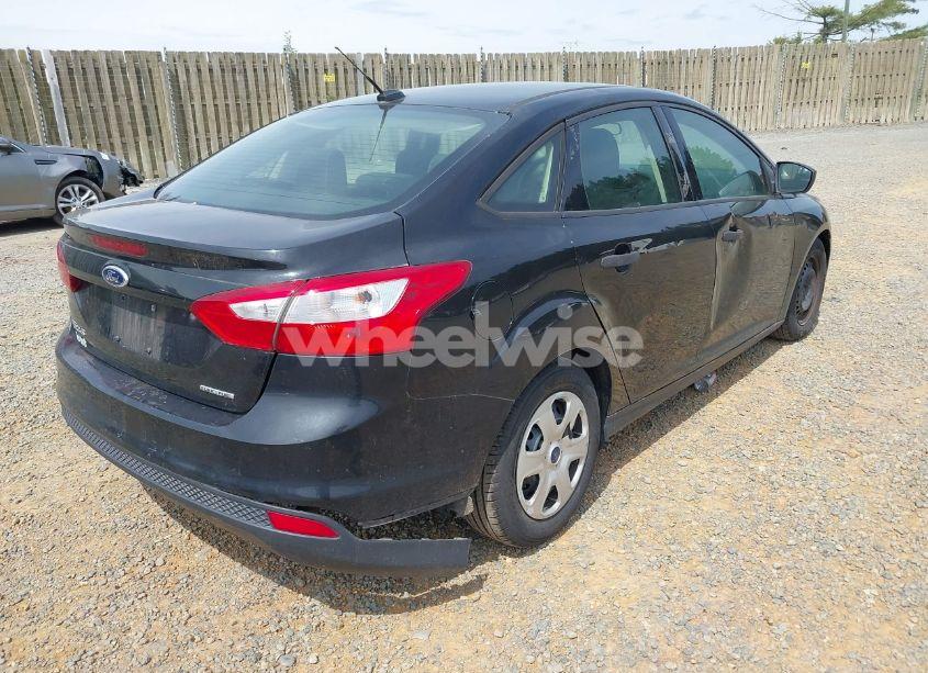 Photo 4 of 2012 Ford Focus S (VIN 1FAHP3E27CL408370)