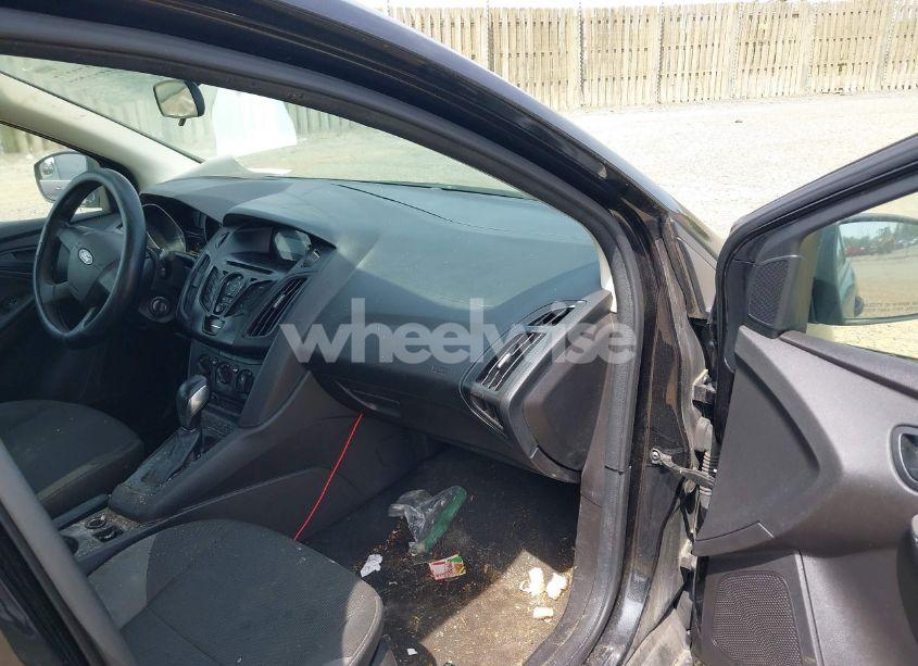 Photo 5 of 2012 Ford Focus S (VIN 1FAHP3E27CL408370)