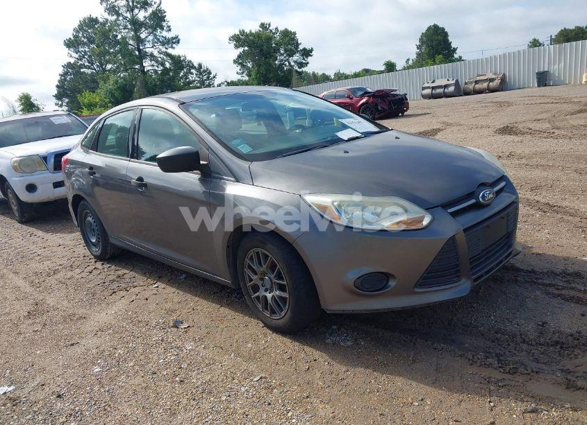 2012 Ford Focus S (VIN 1FAHP3E27CL446102) main photo