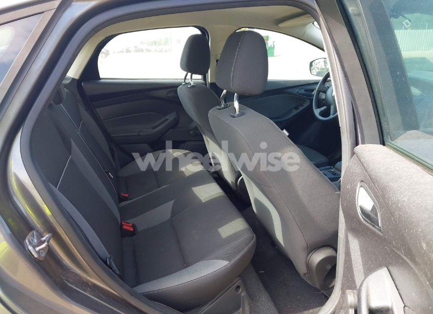 Photo 8 of 2012 Ford Focus S (VIN 1FAHP3E27CL446102)