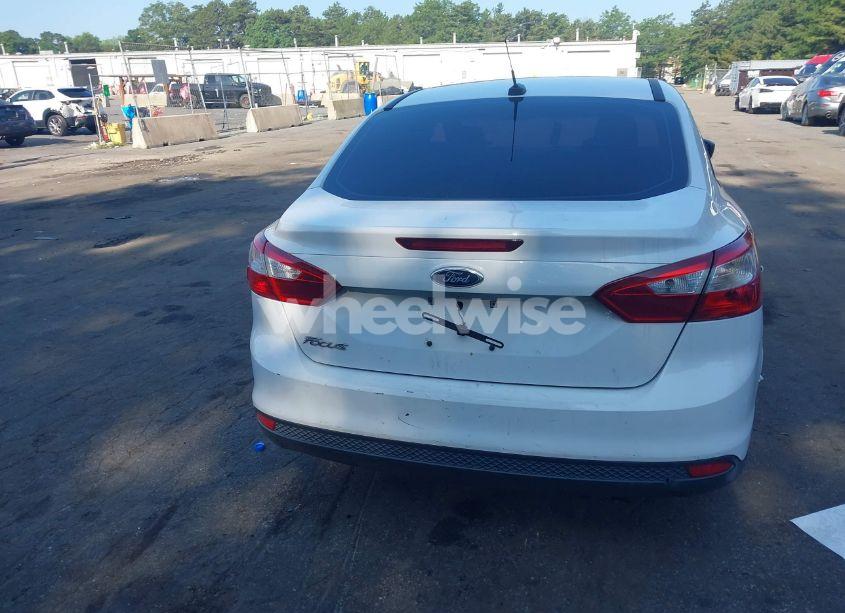 Photo 16 of 2012 Ford Focus S (VIN 1FAHP3E28CL276235)