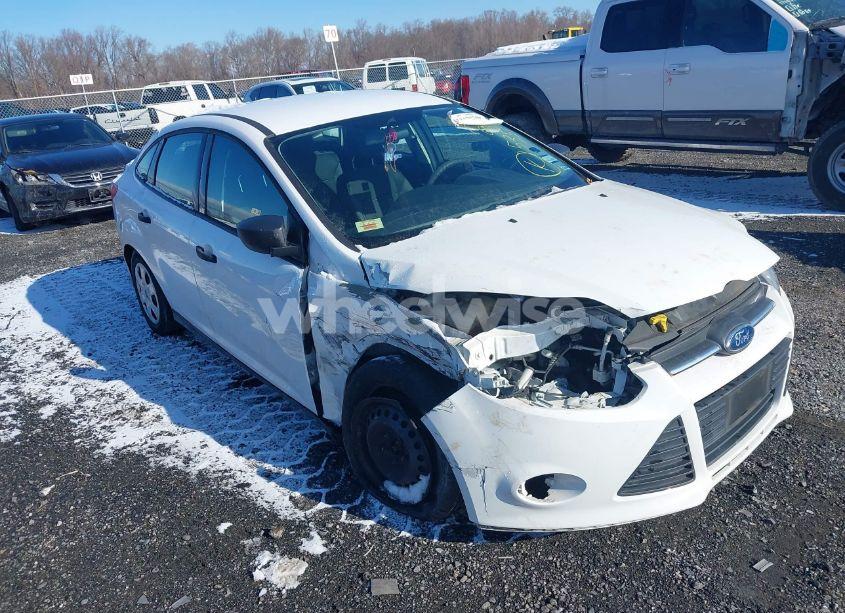 2012 Ford Focus S (VIN 1FAHP3E28CL282844) main photo