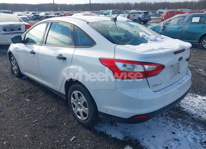 Photo 3 of 2012 Ford Focus S (VIN 1FAHP3E28CL282844)