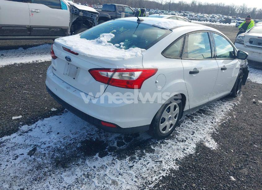 Photo 4 of 2012 Ford Focus S (VIN 1FAHP3E28CL282844)