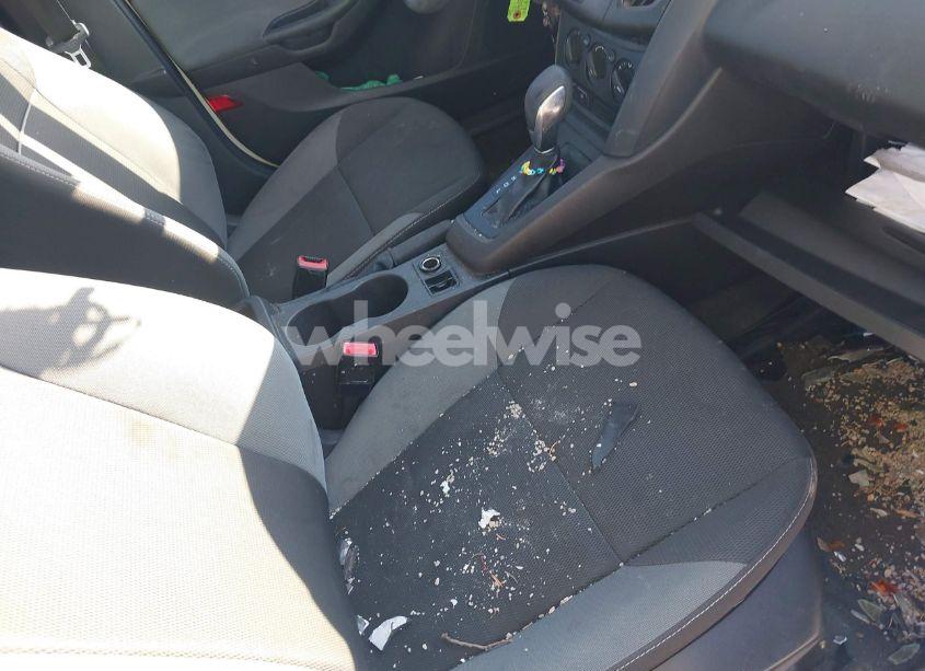 Photo 5 of 2012 Ford Focus S (VIN 1FAHP3E28CL282844)