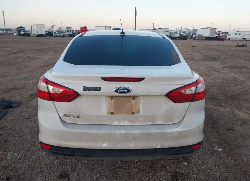 Photo 16 of 2012 Ford Focus S (VIN 1FAHP3E28CL323957)
