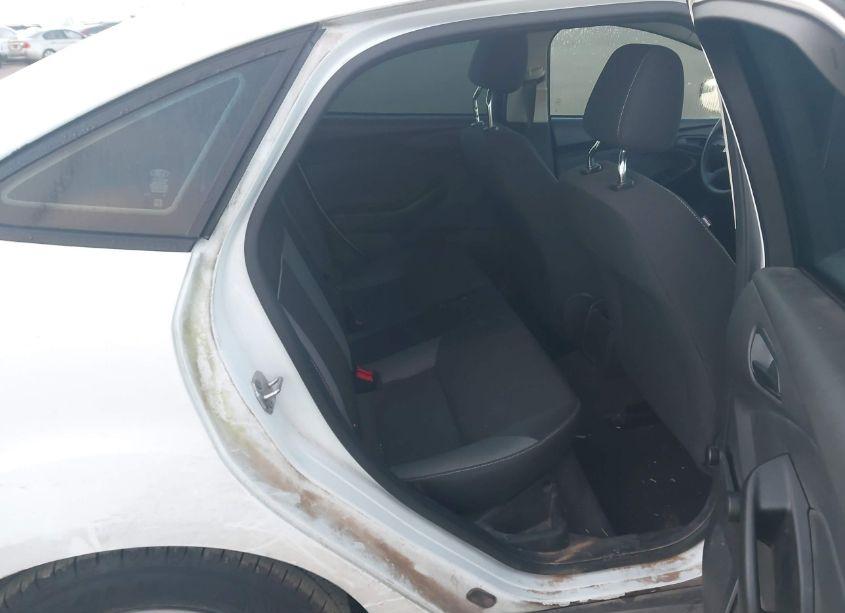 Photo 8 of 2012 Ford Focus S (VIN 1FAHP3E28CL323957)