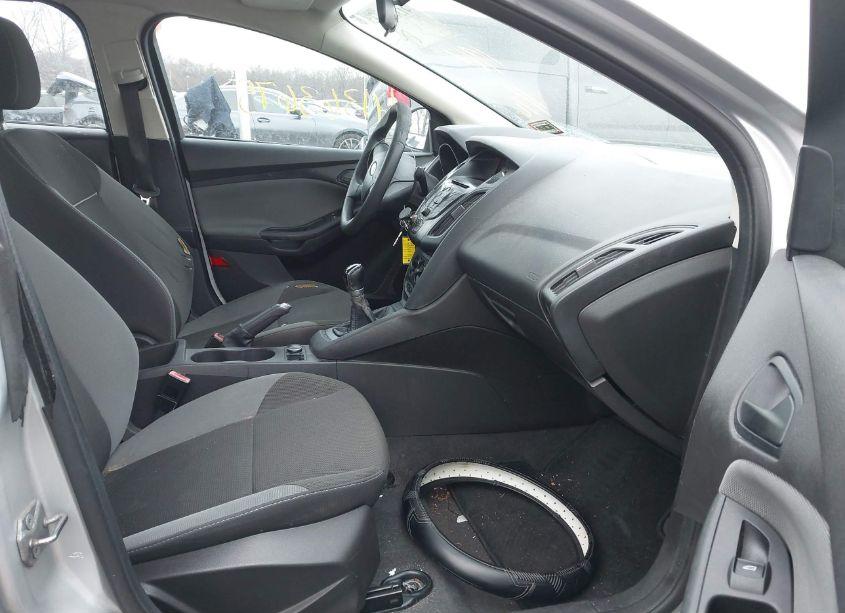 Photo 5 of 2012 Ford Focus S (VIN 1FAHP3E28CL460560)