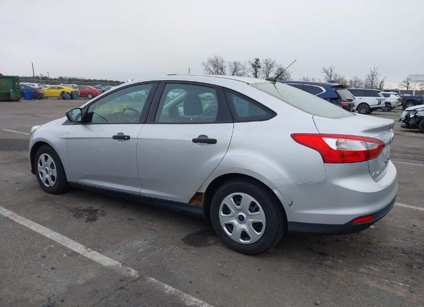 Photo 6 of 2012 Ford Focus S (VIN 1FAHP3E28CL460560)