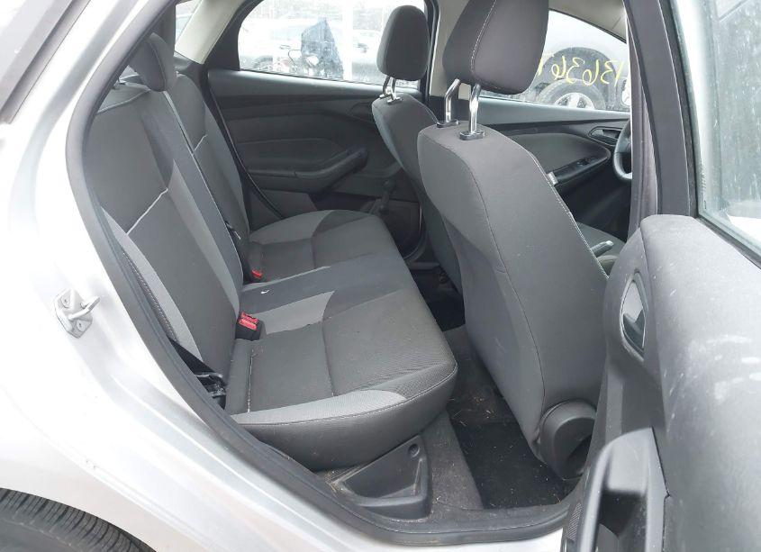Photo 8 of 2012 Ford Focus S (VIN 1FAHP3E28CL460560)