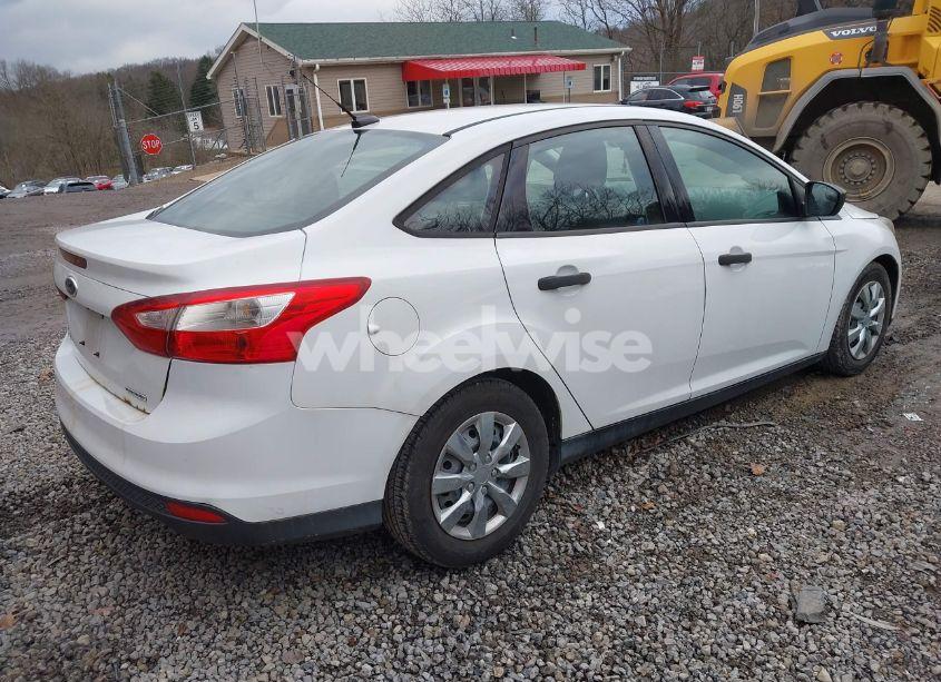 Photo 4 of 2012 Ford Focus S (VIN 1FAHP3E28CL463880)