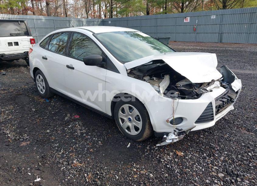 2012 Ford Focus S (VIN 1FAHP3E29CL423954) main photo