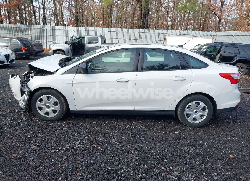 Photo 14 of 2012 Ford Focus S (VIN 1FAHP3E29CL423954)