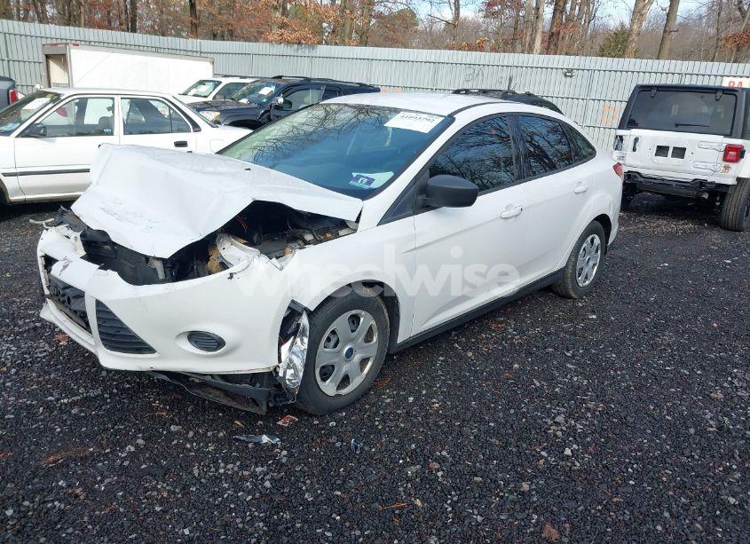 Photo 2 of 2012 Ford Focus S (VIN 1FAHP3E29CL423954)