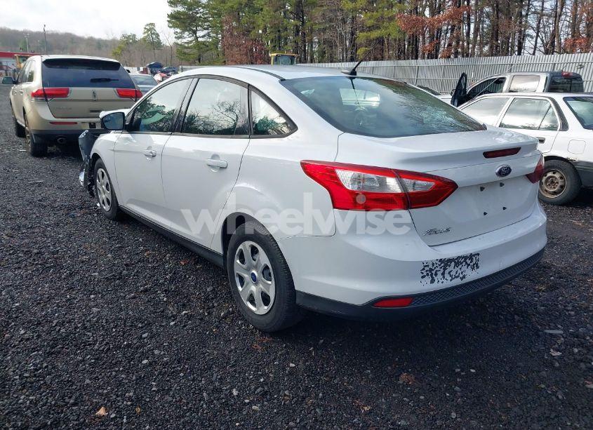 Photo 3 of 2012 Ford Focus S (VIN 1FAHP3E29CL423954)