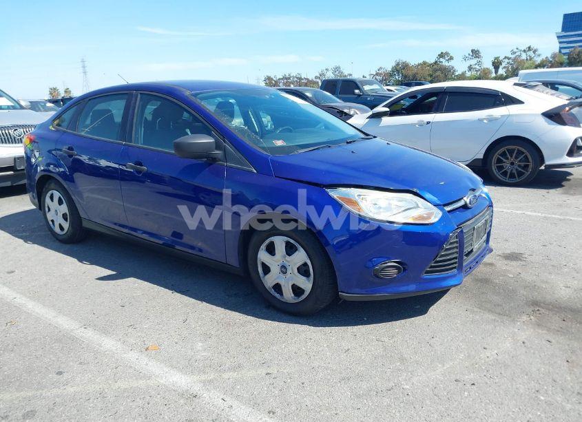 2012 Ford Focus S (VIN 1FAHP3E2XCL271313) main photo