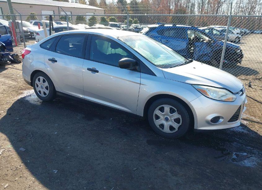 2012 Ford Focus S (VIN 1FAHP3E2XCL327346) main photo