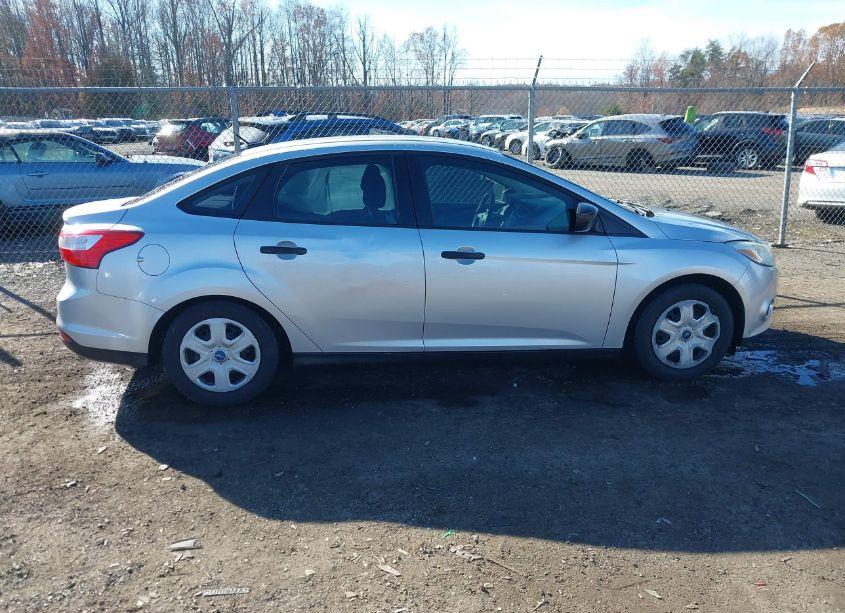 Photo 13 of 2012 Ford Focus S (VIN 1FAHP3E2XCL327346)