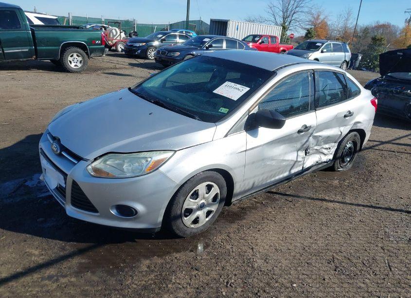 Photo 2 of 2012 Ford Focus S (VIN 1FAHP3E2XCL327346)