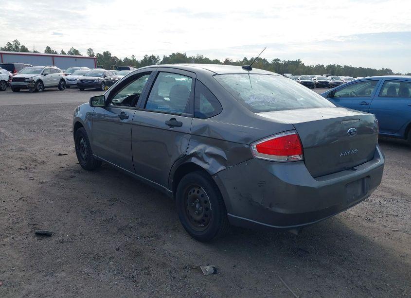 Photo 3 of 2010 Ford Focus S (VIN 1FAHP3EN0AW231036)