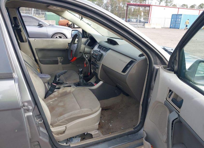 Photo 5 of 2010 Ford Focus S (VIN 1FAHP3EN0AW231036)