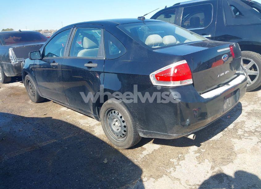 Photo 3 of 2010 Ford Focus S (VIN 1FAHP3EN0AW299000)