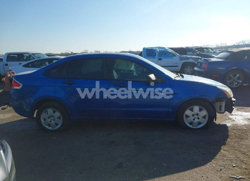 Photo 13 of 2011 Ford Focus S (VIN 1FAHP3EN0BW204940)