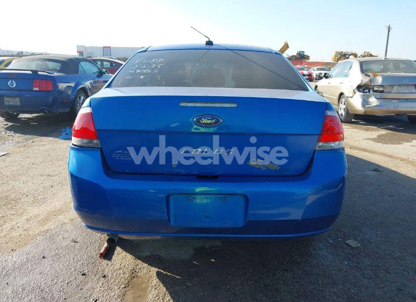 Photo 16 of 2011 Ford Focus S (VIN 1FAHP3EN0BW204940)