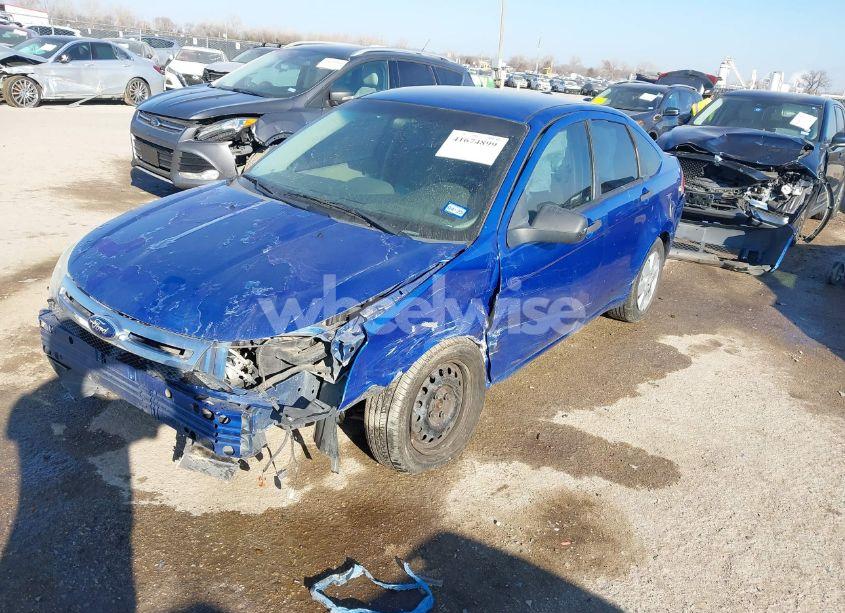 Photo 2 of 2011 Ford Focus S (VIN 1FAHP3EN0BW204940)