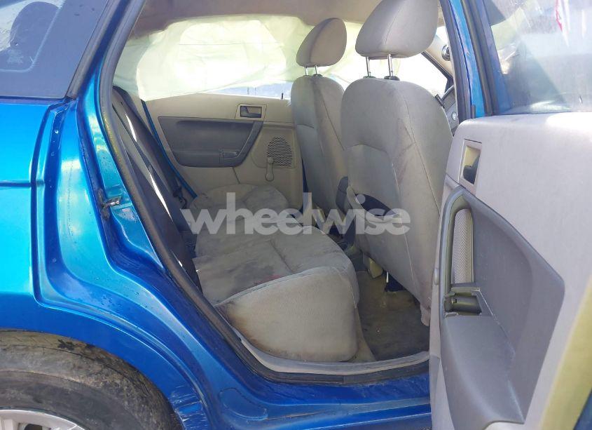 Photo 8 of 2011 Ford Focus S (VIN 1FAHP3EN0BW204940)