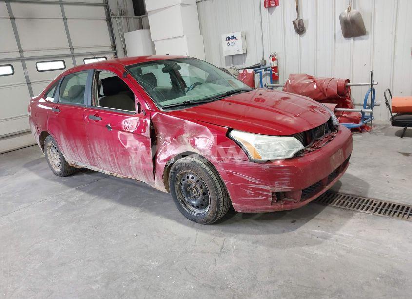 2010 Ford Focus S (VIN 1FAHP3EN1AW135724) main photo