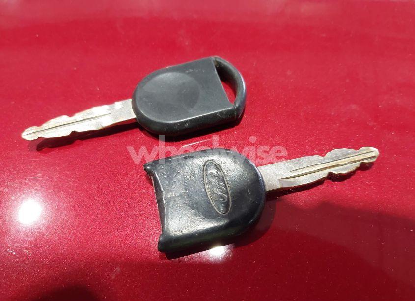 Photo 11 of 2010 Ford Focus S (VIN 1FAHP3EN1AW135724)