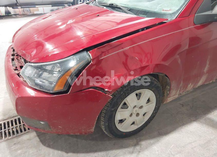 Photo 14 of 2010 Ford Focus S (VIN 1FAHP3EN1AW135724)