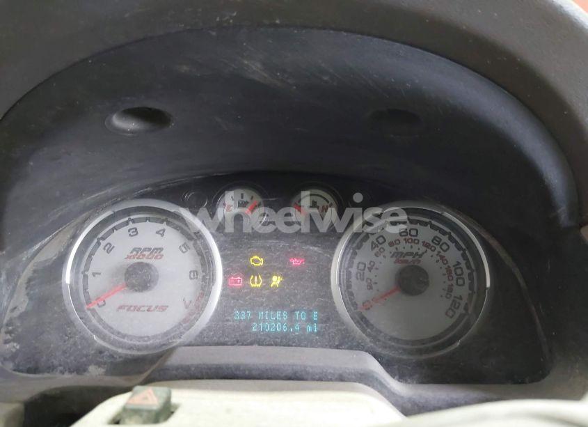 Photo 7 of 2010 Ford Focus S (VIN 1FAHP3EN1AW135724)