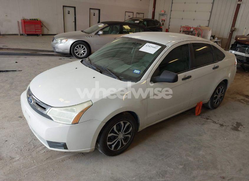 Photo 2 of 2011 Ford Focus S (VIN 1FAHP3EN1BW117158)