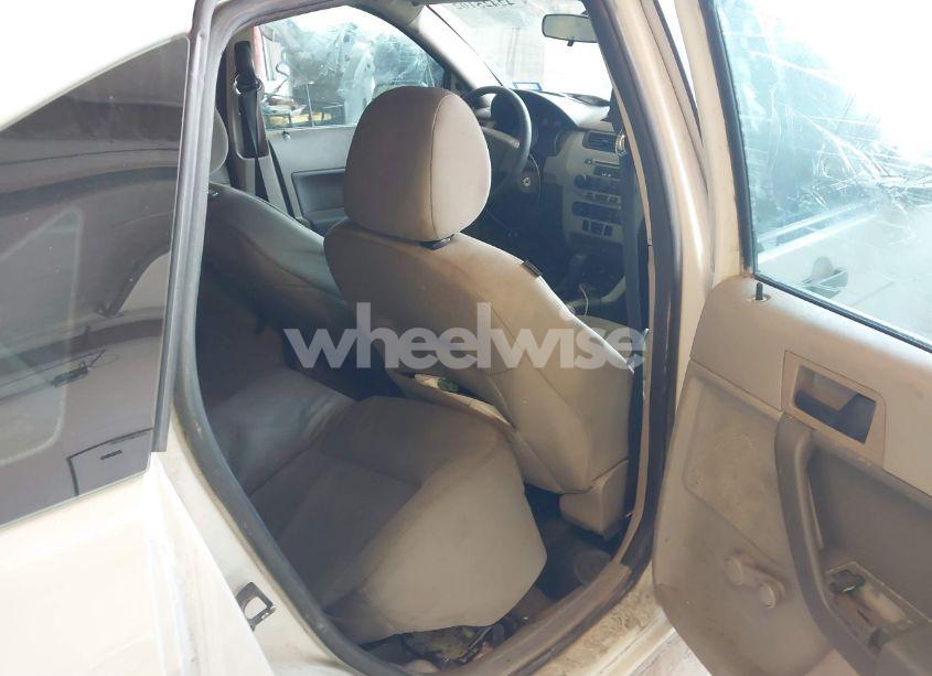 Photo 8 of 2011 Ford Focus S (VIN 1FAHP3EN1BW117158)