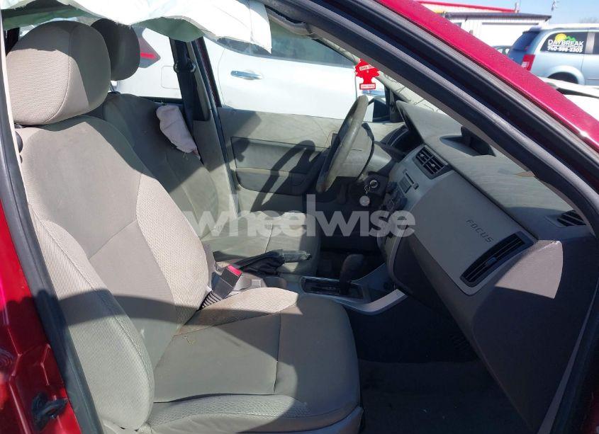 Photo 5 of 2011 Ford Focus S (VIN 1FAHP3EN1BW147437)
