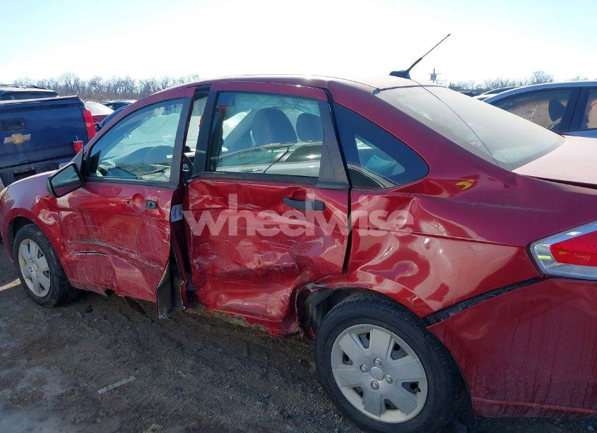 Photo 6 of 2011 Ford Focus S (VIN 1FAHP3EN1BW147437)